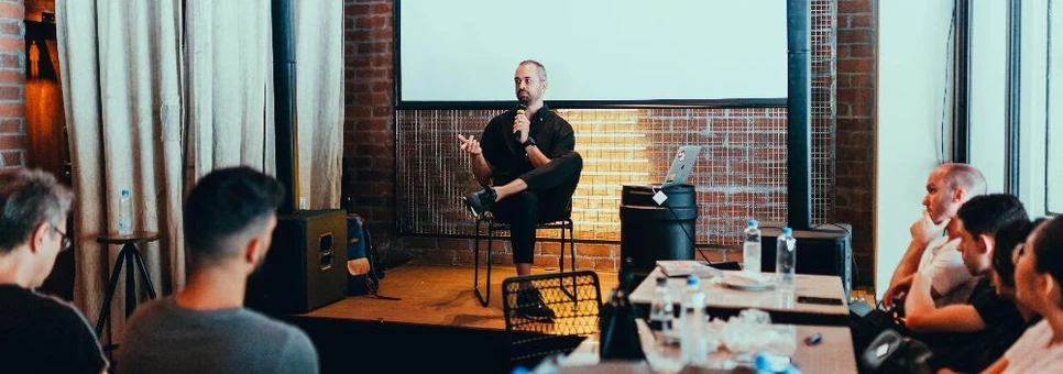 Com parlar en públic i amb mitjans de comunicació