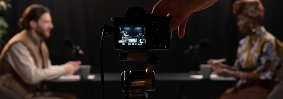 Taller de perfeccionament de locució de productes audiovisuals